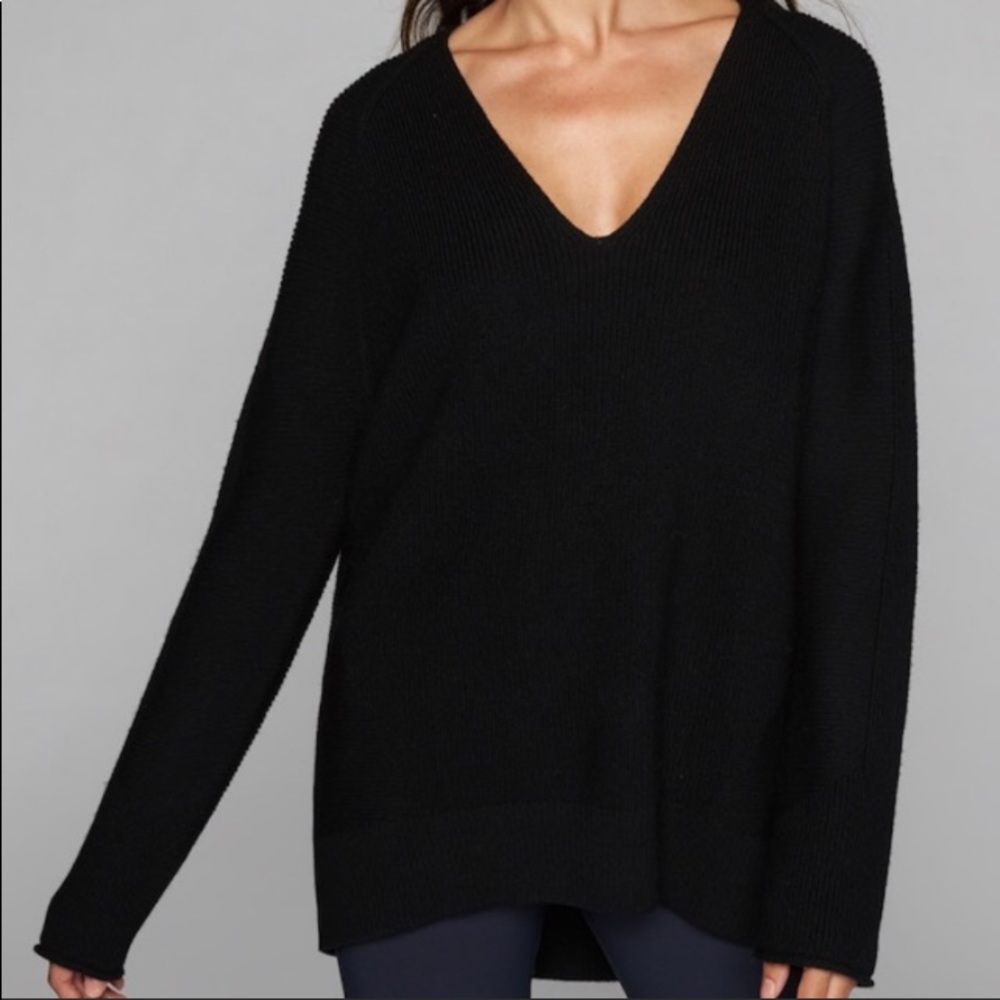 Athleta merino wool v-neck sweater EUC! Seize L